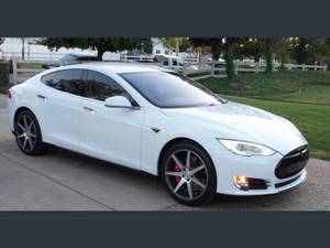 Carpool!!! 2014 Tesla Model S 85 | Custom w/ tons of upgrades (brentwood / oakley) $39900