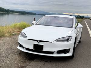 2016 Tesla Model S (NE Portland) $45550