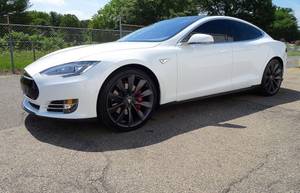 2014 Tesla Model S P85D w/ Ludicrous Factory Upgrade (sausalito) $35000