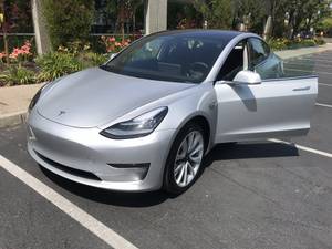 Tesla Model 3 Long Range Premium (Silver) with Silver Rims Auto (hayward / castro valley) $48000