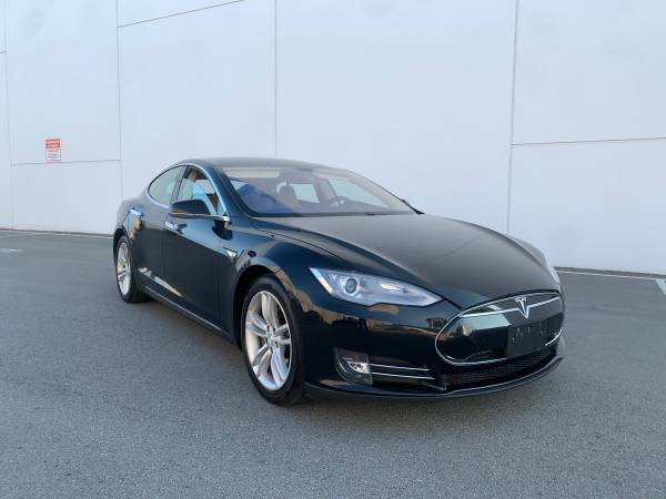2014 Tesla Model S, Save on Gas* FREE SUPER CHARGING!!